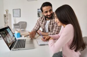 A dad and his daughter have a great relationship even after divorce, thanks to the Florida divorce parenting class from The Center for Divorce Education.